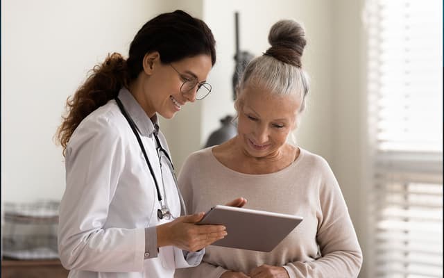 Fintech para Médicos: Omnichannel via WhatsApp usando Amazon Bedrock